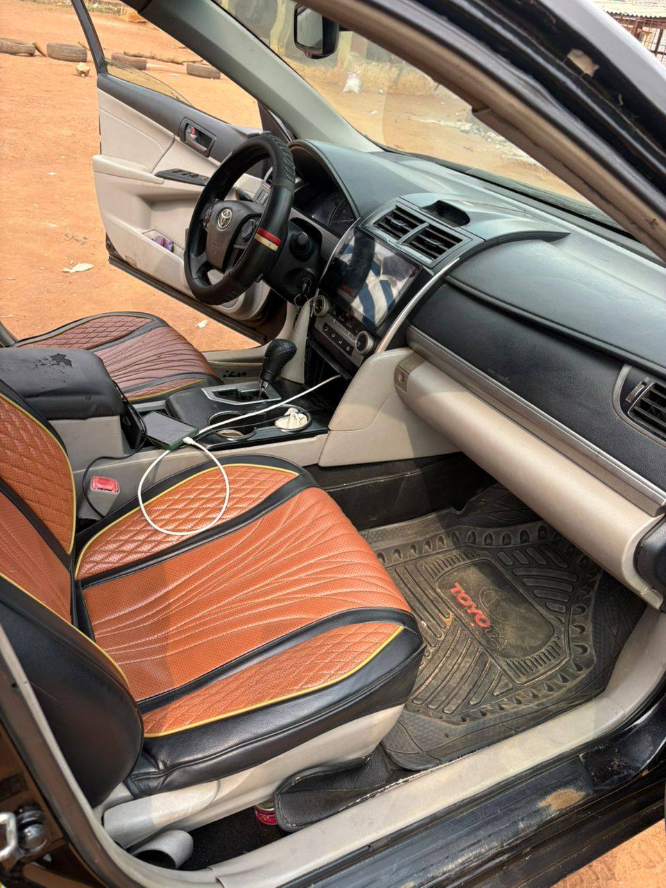 A picture of Toyota Camry 2013