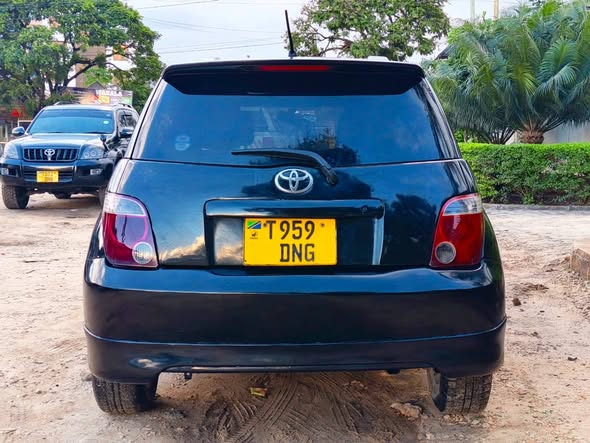 A picture of Toyota IST 0712188493