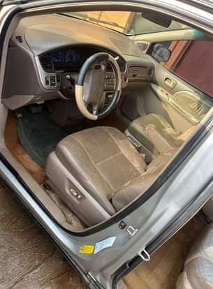 A picture of Toks standard Toyota Sienna 2003 model