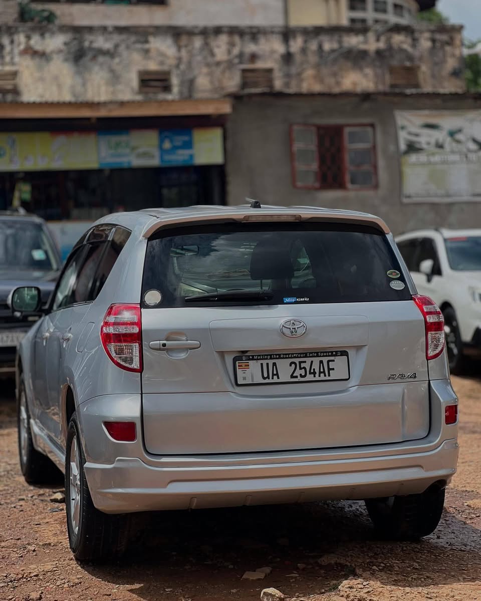 A picture of TOYOTA RAV4 2010