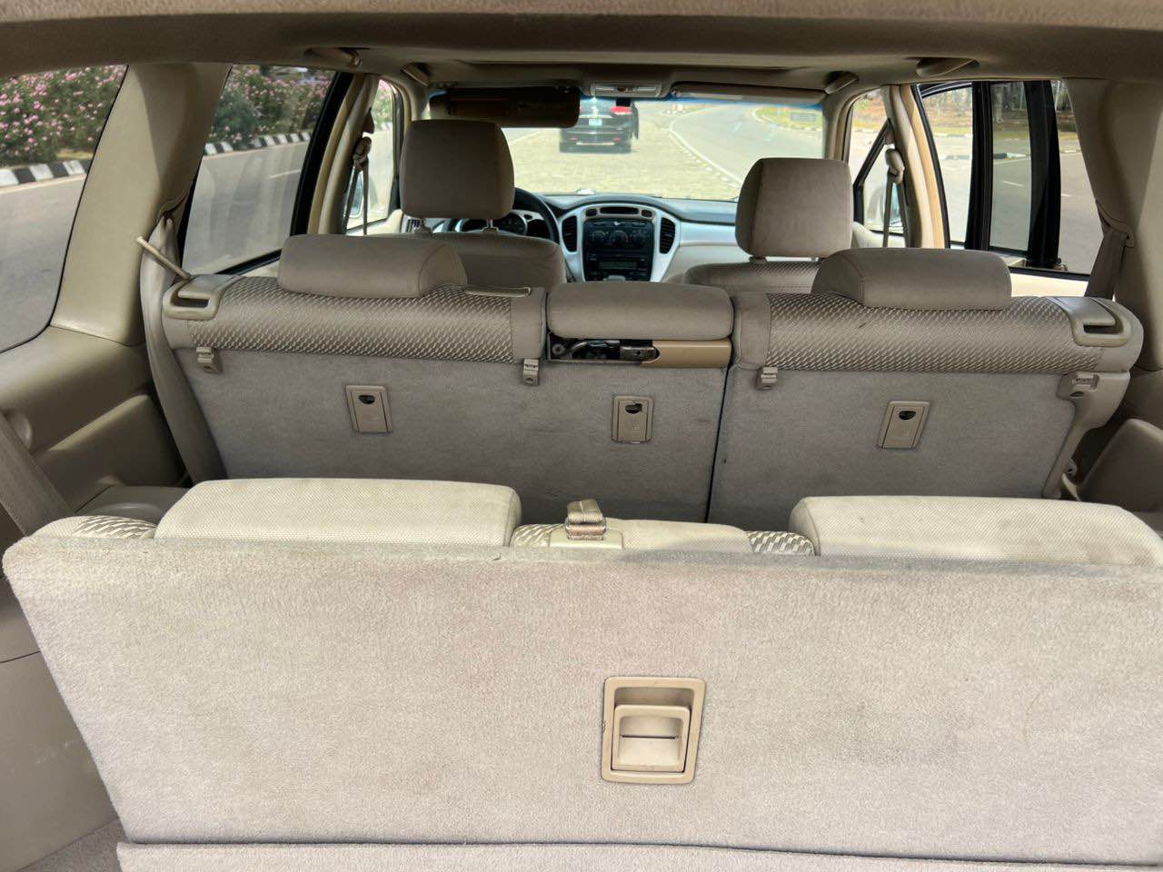A picture of TOYOTA HIGHLANDER 2006