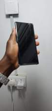 A picture of Samsung note 9