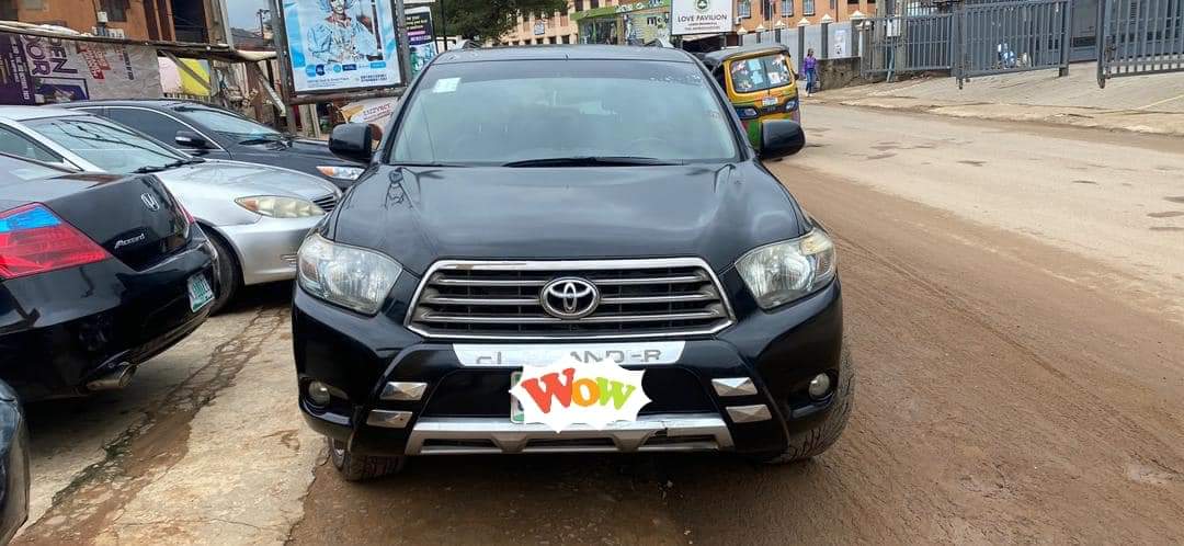 A picture of 2008 Toyota Highlander Untampared Engine Perfect Gear transmission AC sharp