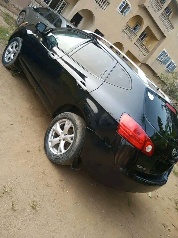 A picture of Nissan rogue