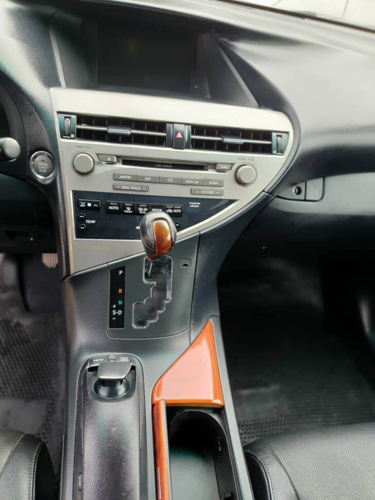 A picture of Toks 2010 Lexus RX 350 upgraded to 2015 August entry