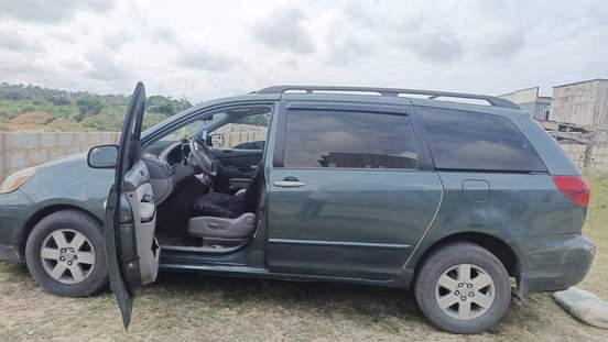 A picture of 2005 Toyota Sienna