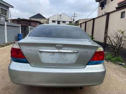 A picture of Toyota Camry 05 XLE