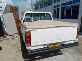 A picture of Nissan Hillux Double cabin