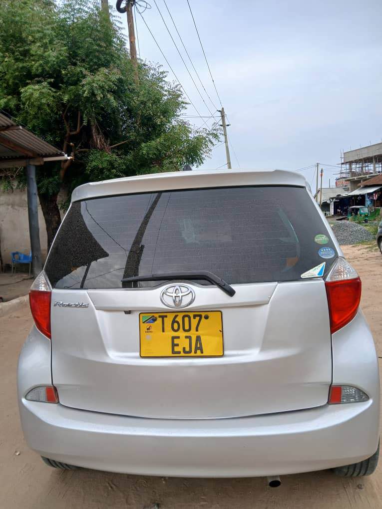 A picture of Toyota ractis
