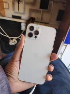 A picture of Quick sale iPhone 12pro 0757538038