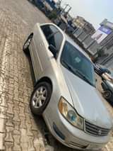 A picture of Toyota avalon