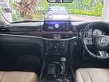 A picture of TOYOTA LAND CRUISER LEXUS LX