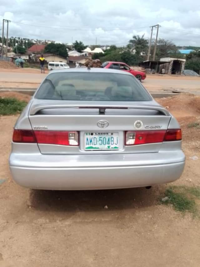 A picture of Toyota Camry aka big light