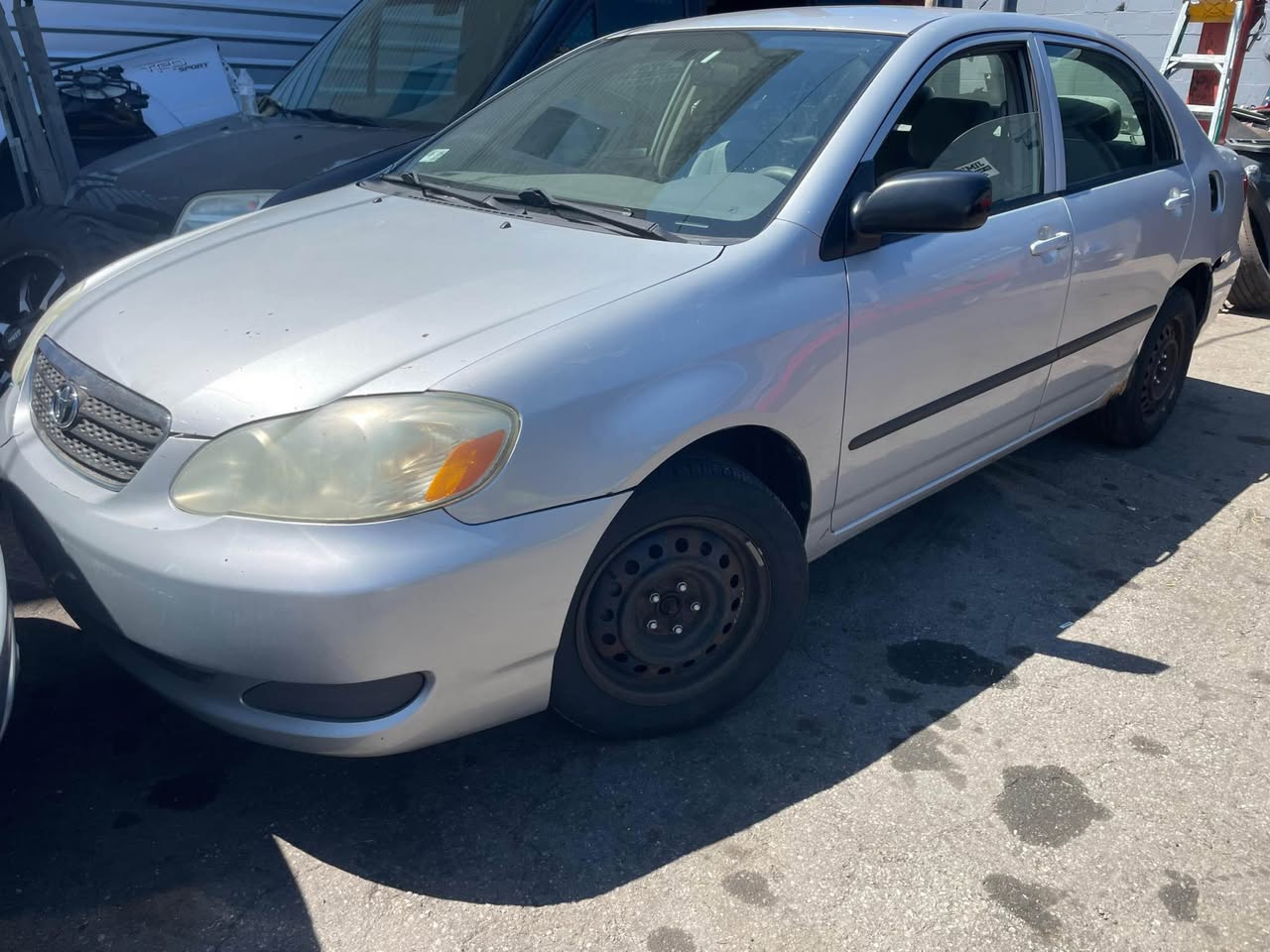 A picture of 2005 Toyota corolla