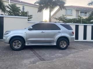 A picture of TOYOTA FORTUNER