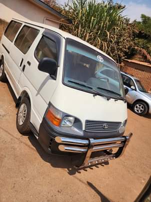 A picture of Hiace nziza igurishwa ifite ibyangombwa byose