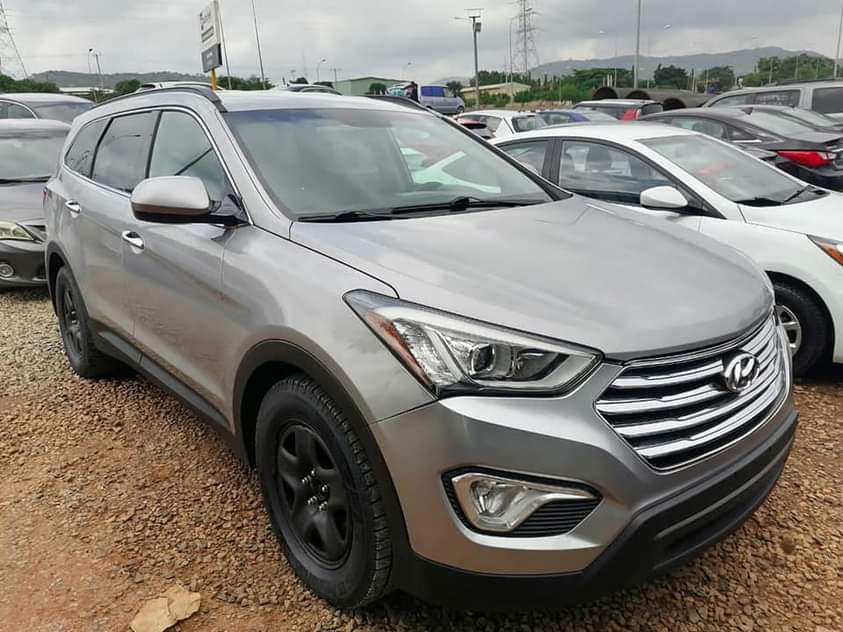 A picture of Hyundai Santafe