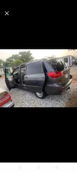 A picture of Extremely sharp and clean Toyota sienna 2007 model Beligium standard