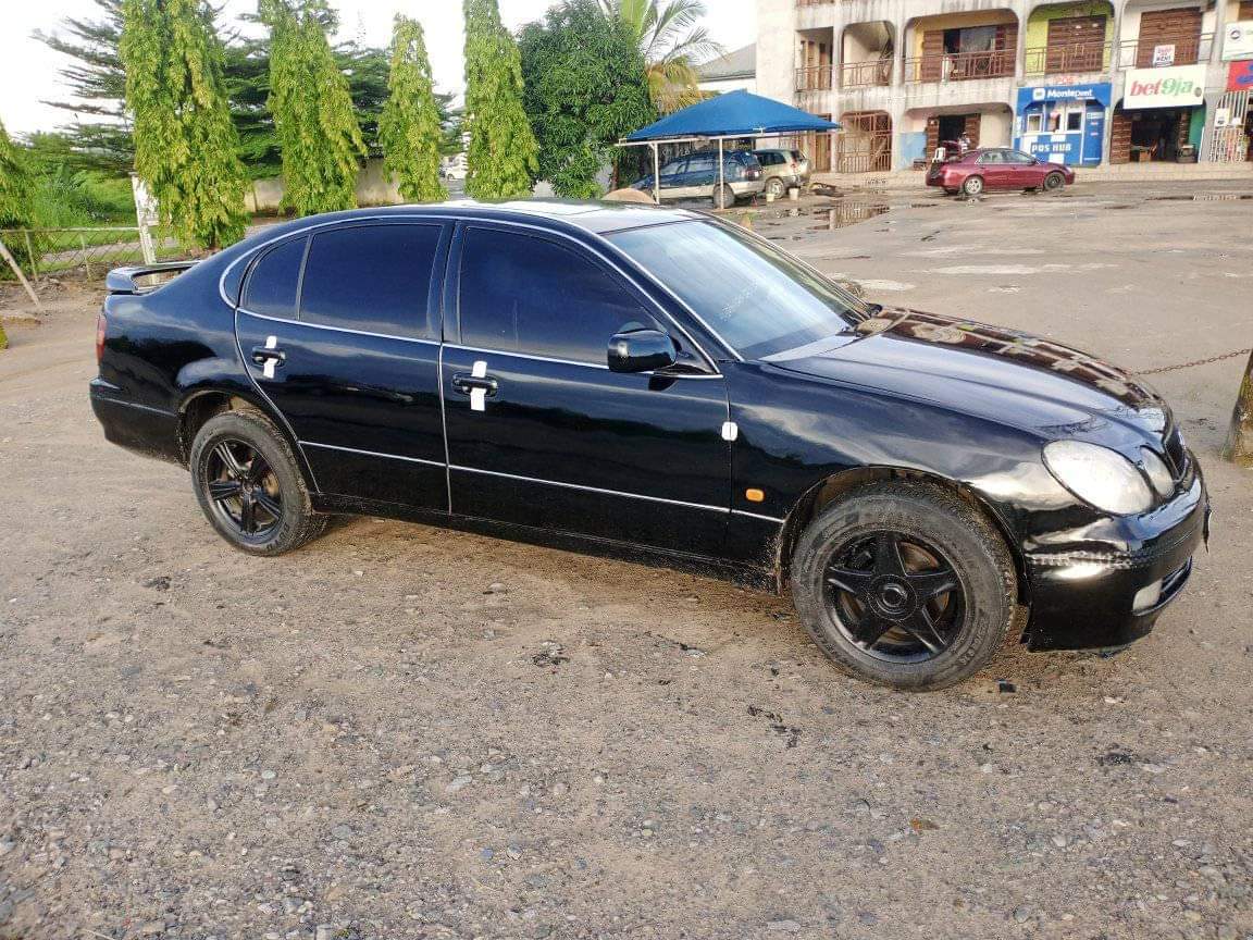 A picture of Lexus GS300