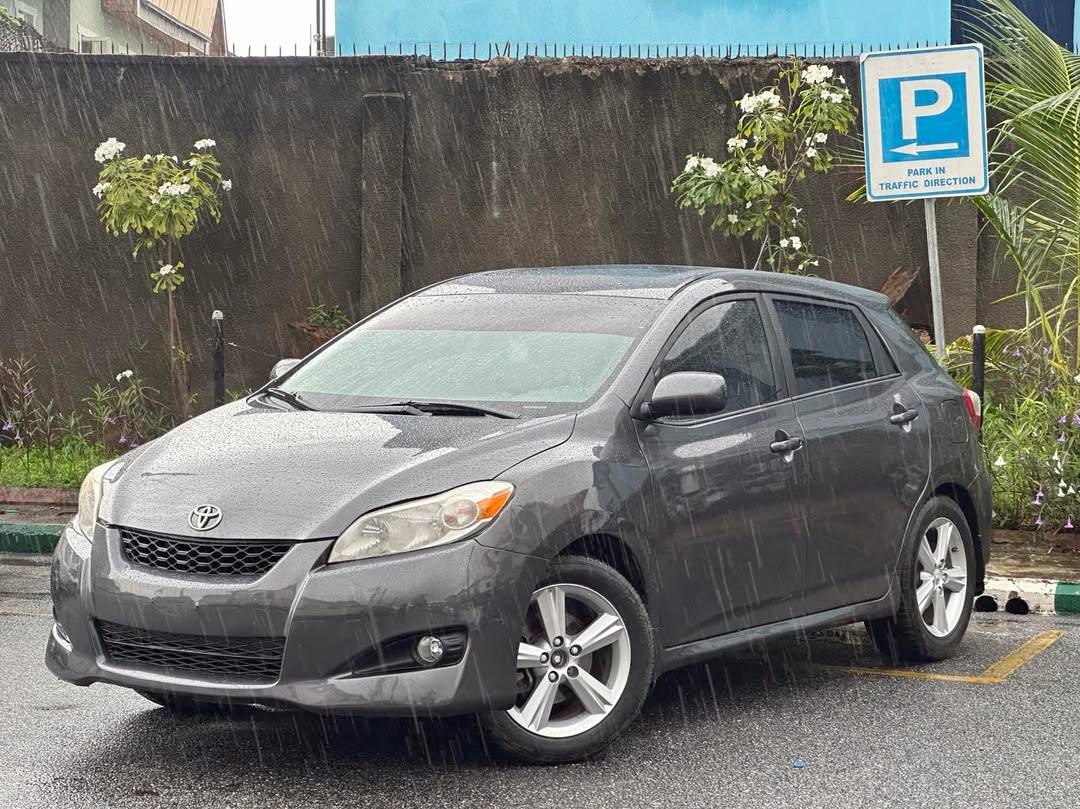 A picture of 2009 10 Toyota Matrix