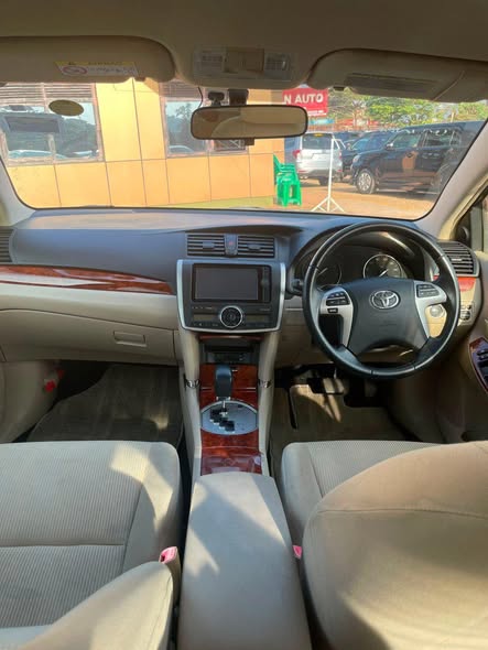 A picture of TOYOTA PREMIO
