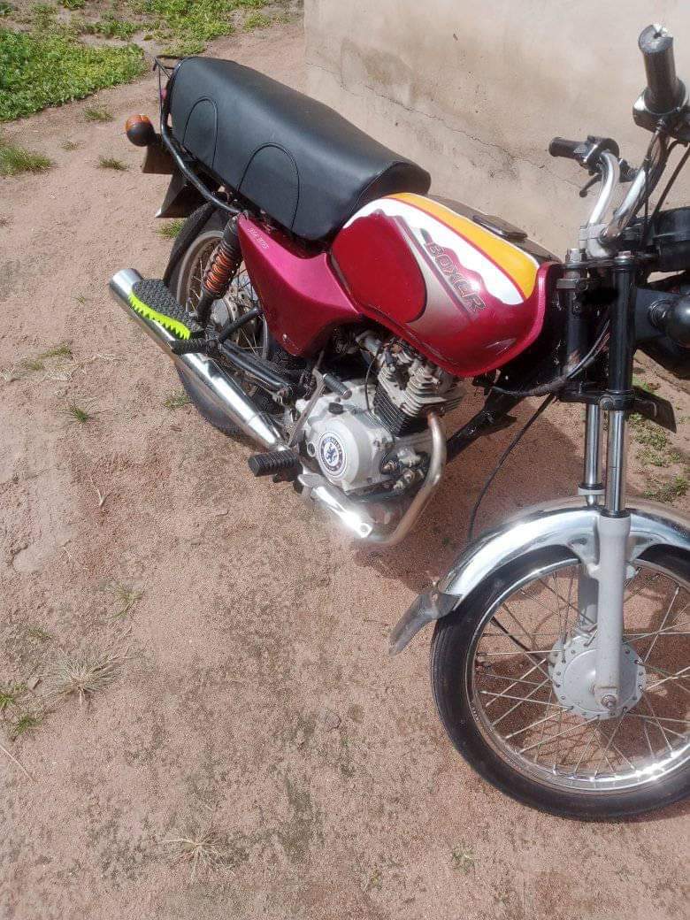 A picture of Boxer bajaj