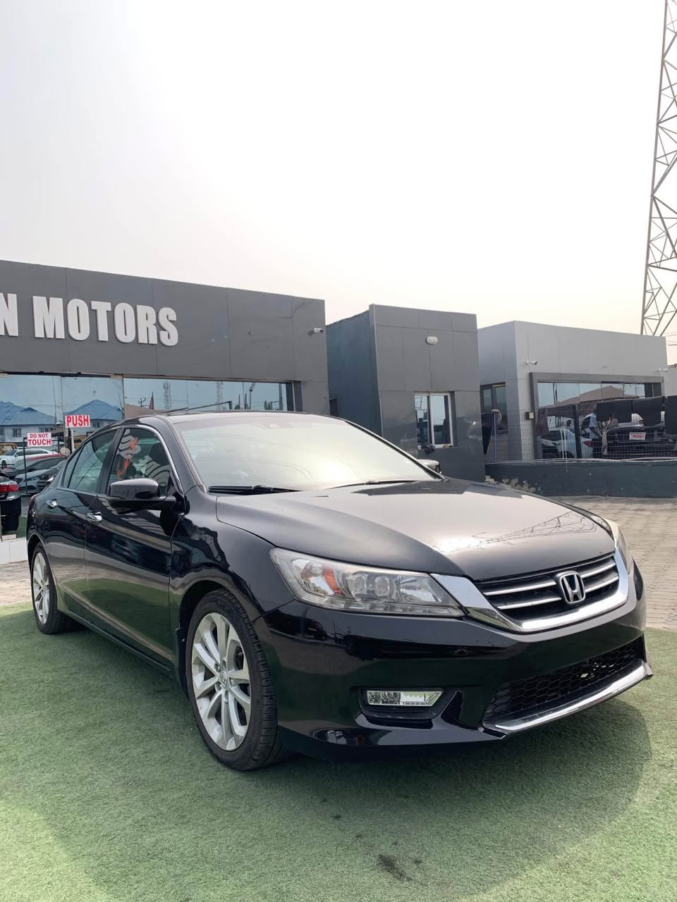 A picture of 2015 Honda accord Toks