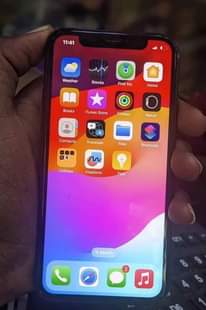 A picture of iphone 11 pro max gb 256 bh 79 ipo vizuri