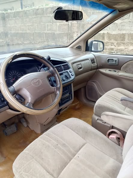 A picture of Toyota sienna