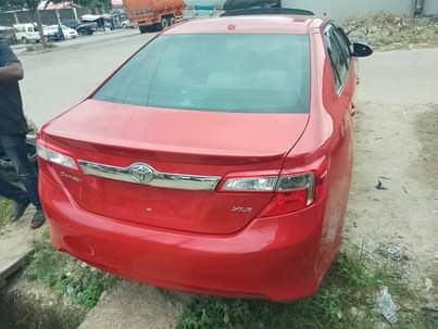 A picture of 2014 Toyota Camry XLE tokumbo Full option keyless Price 14