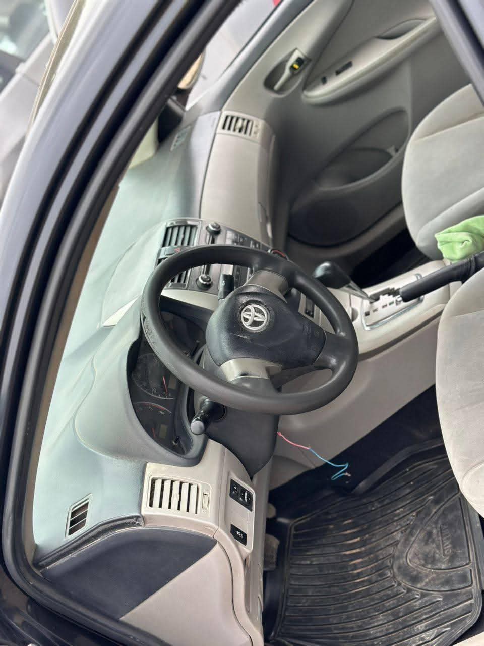 A picture of 2011 TOYOTA COROLLA 2011
