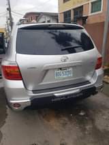 A picture of 2009 Toyota highlander neatly used buy and drive notin to