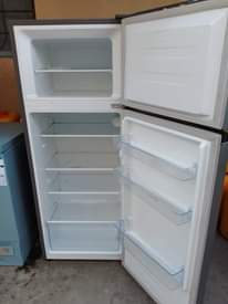 A picture of Wale wanaopenda vtu vzuri Hisense mpyaa lak 550k Tu