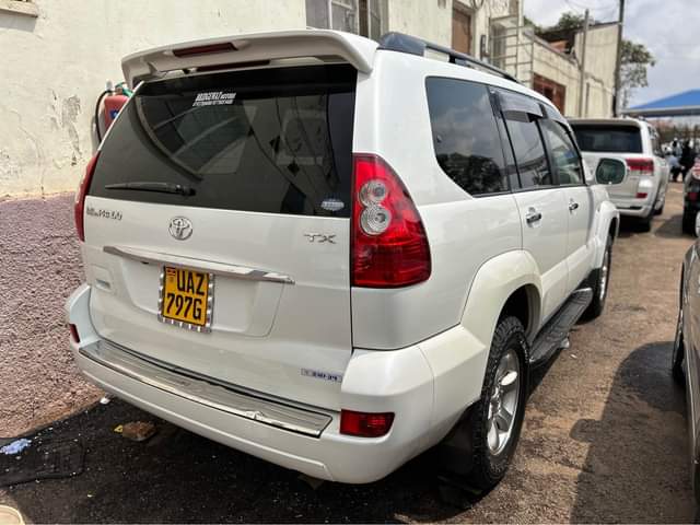 A picture of Toyota Land Cruiser Ronaldo model 2006 55M 0705176582.
