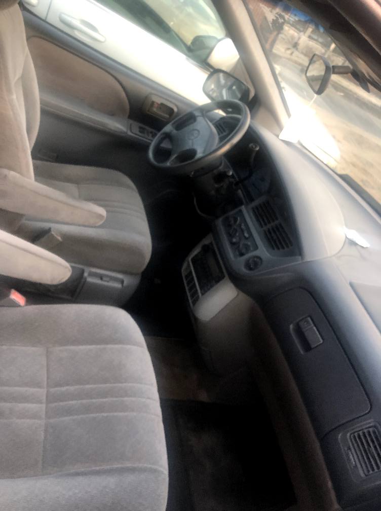 A picture of Very sharp 2002 Toyota Sienna