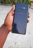 A picture of Samsung note 9