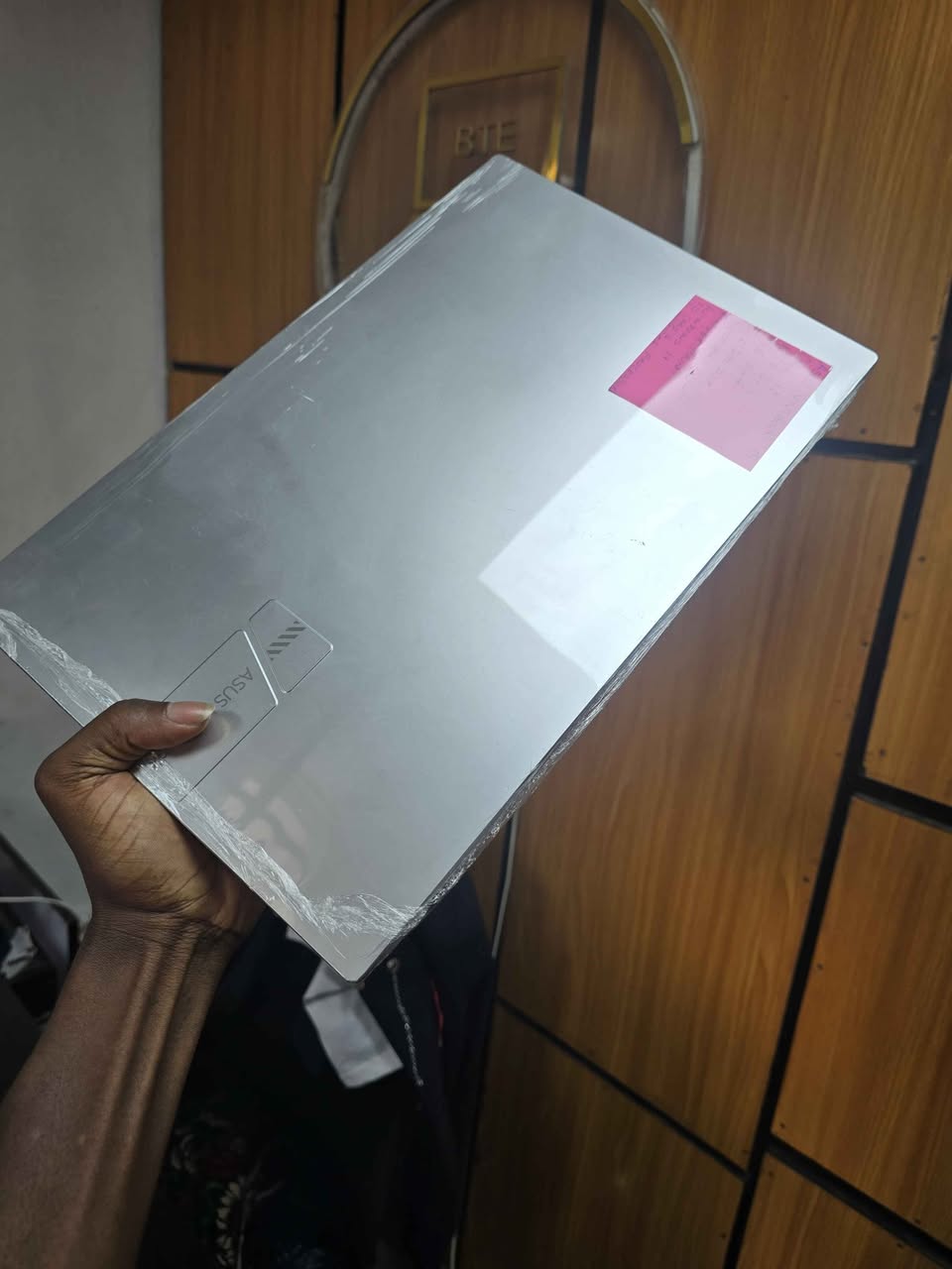 A picture of Asus laptop