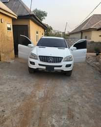 A picture of Ml350 4matic 06