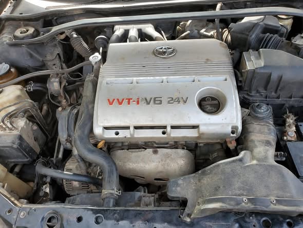 A picture of Toyota Camry 04 XLE v6