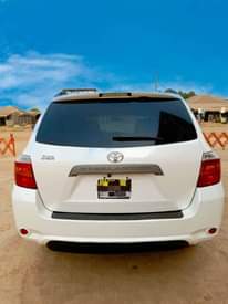 A picture of Toyota Highlander 2011