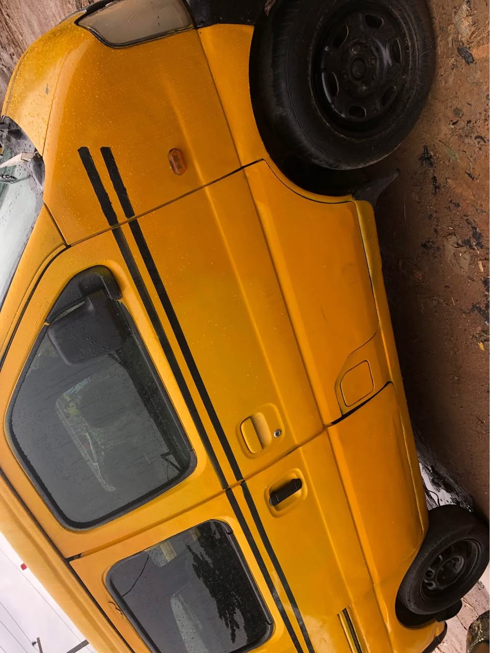 A picture of RUSH DEAL CLEAN SUZUKI MINI BUS MANUAL BUS BELT ENGINE