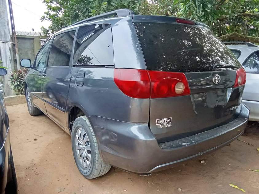 A picture of 2007 Toyota sienna Sienna