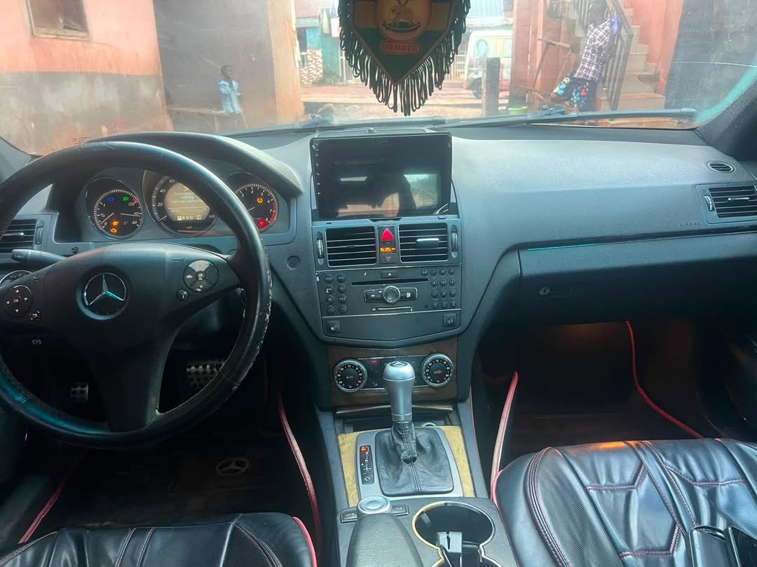 A picture of Mercedes Benz C300