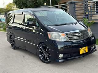 A picture of Toyota alphard bampakubwa 2004 EDN 