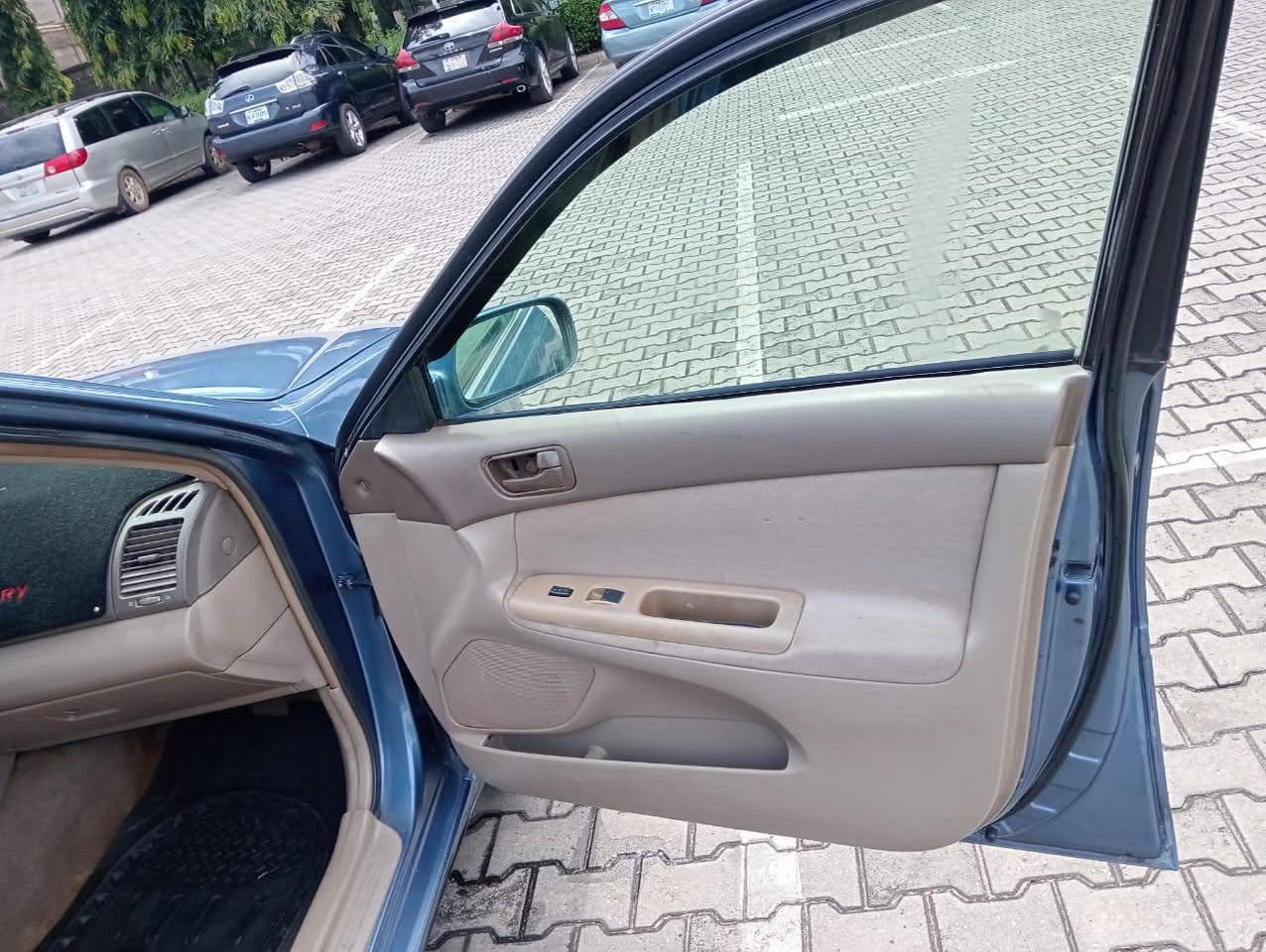 A picture of 09061661285. Toyota Camry Big Daddy