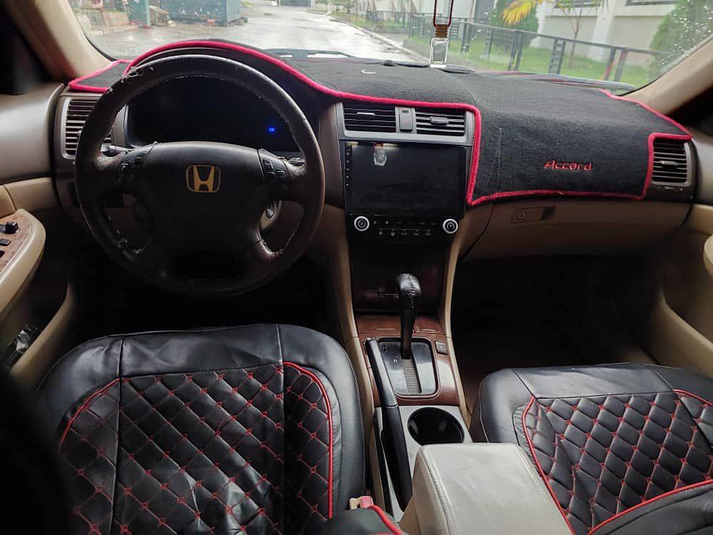 A picture of 2005 Honda DC