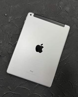 A picture of iPad 9.7