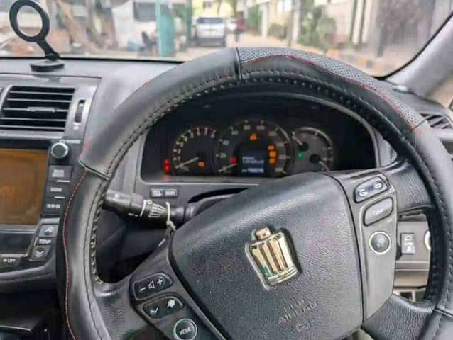 A picture of Toyota crown