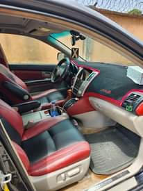 A picture of 2005 Rx 330