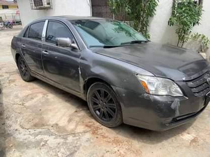 A picture of Awoof Toyota Avalon 2006 XLE Limited